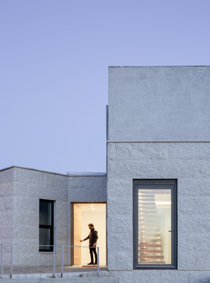 VMS House / Marcos Miguelez