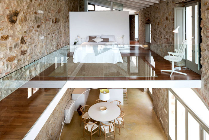 Modern Addition to Historic House by Gloria Duran - InteriorZine