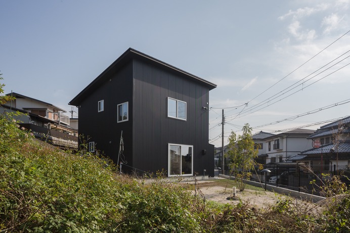 Otsu's House by Torafu Architects