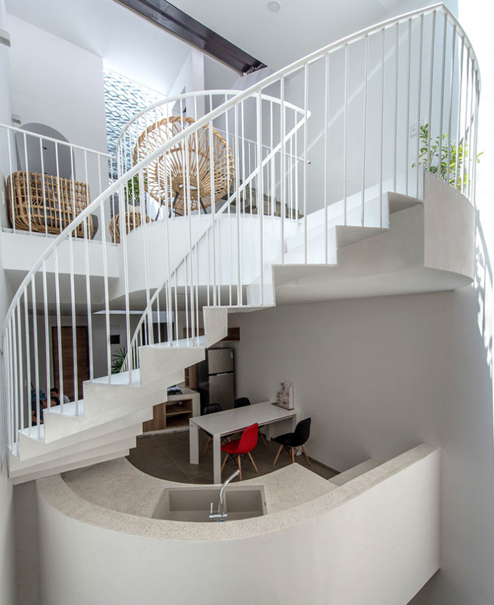 Backyard House by AD studio - InteriorZine
