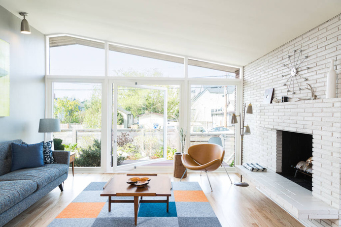 Alki Beach by Proform Construction | HomeAdore