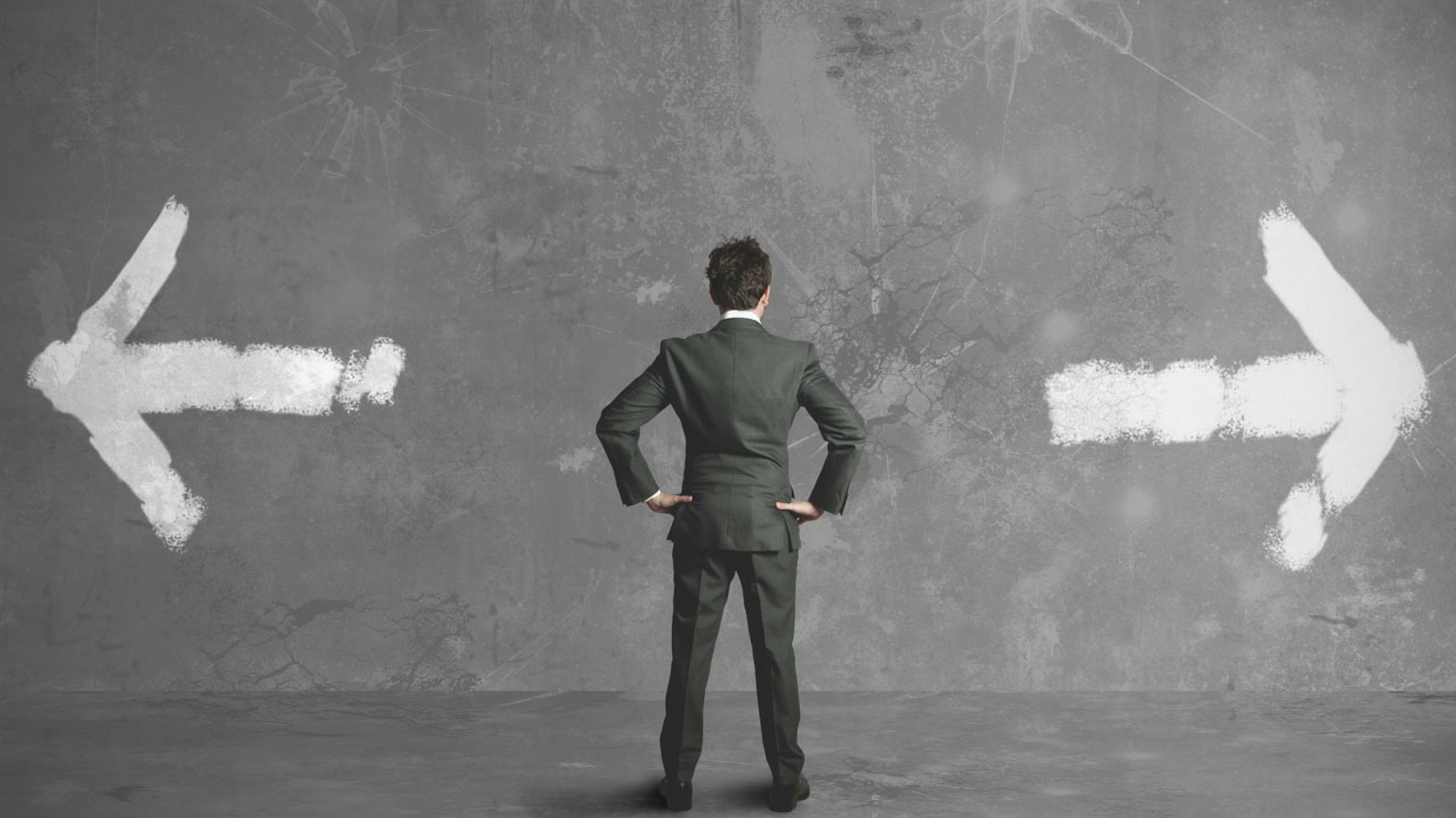 Когда стоишь перед выбором просто. Поставила его перед выбором. Поставь меня перед выбором. Поставила его перед выбором. Сложная ситуация.